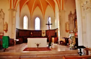 O interior da igreja