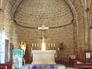 El interior de la iglesia