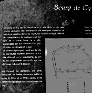 Información sobre la ciudad de Gy (© Jean Espirat)