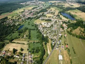 Ham heeft vier vijvers en 13.43 km van de rivieren