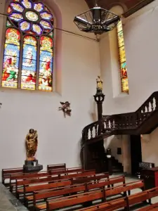 圣让 - 巴蒂斯特教堂的内部