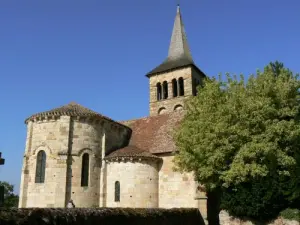 The Romanesque church of Châteloy