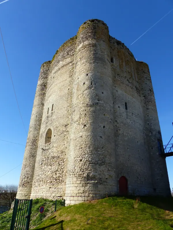 Donjon de Houdan - Monument à Houdan