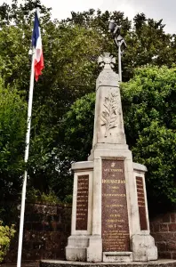 Il monumento ai caduti