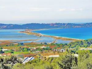 Panorama in der Nähe der tombolo Almanarre Costebelle seit (© J. E)