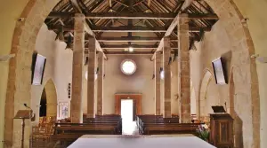 Het interieur van de kerk