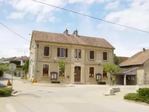 La place et la Mairie