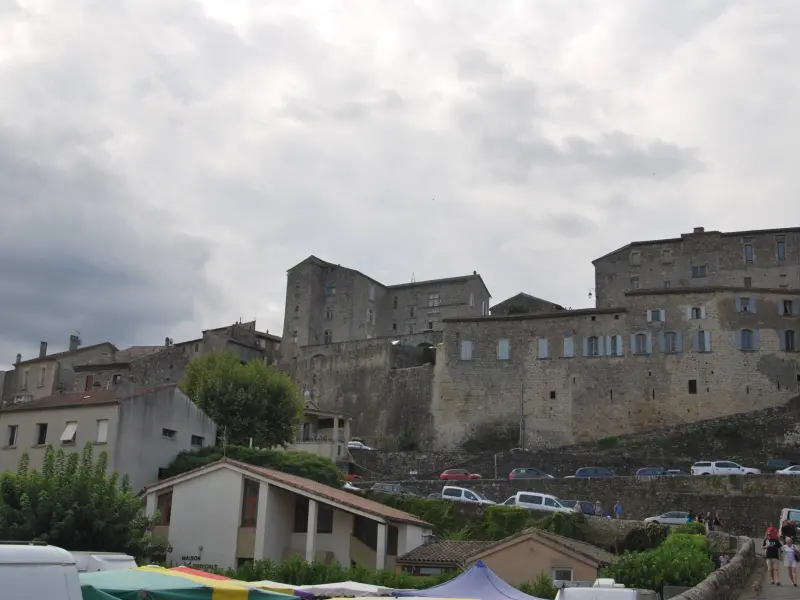 Castelo de Joyeuse - Monumento em Joyeuse