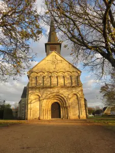 Saint-AndréChurch  - サントゲージ風のファサードの眺め