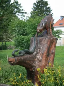 ラ・ショー・デュ・ドンビフの木彫り