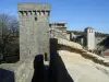 La Couvertoirade の中世の村の城壁
