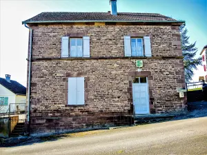 Alte Schule ? Moulin des Piquards - Gemeinde La Bruyère (© JE)