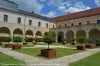 Cloister (© Charlène Jorandon)