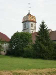 Torre sineira da igreja de La Chaux-du-Dombief