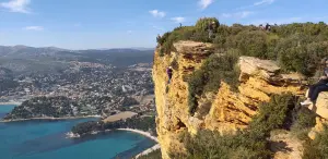 Vue de Cassis par la route des crêtes