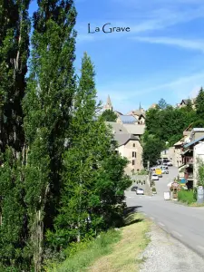 A estrada central da aldeia