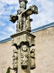 16th century cross (© J.E)