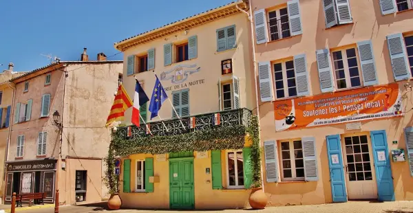 La Motte - Tourism, holidays & weekends guide in the Var
