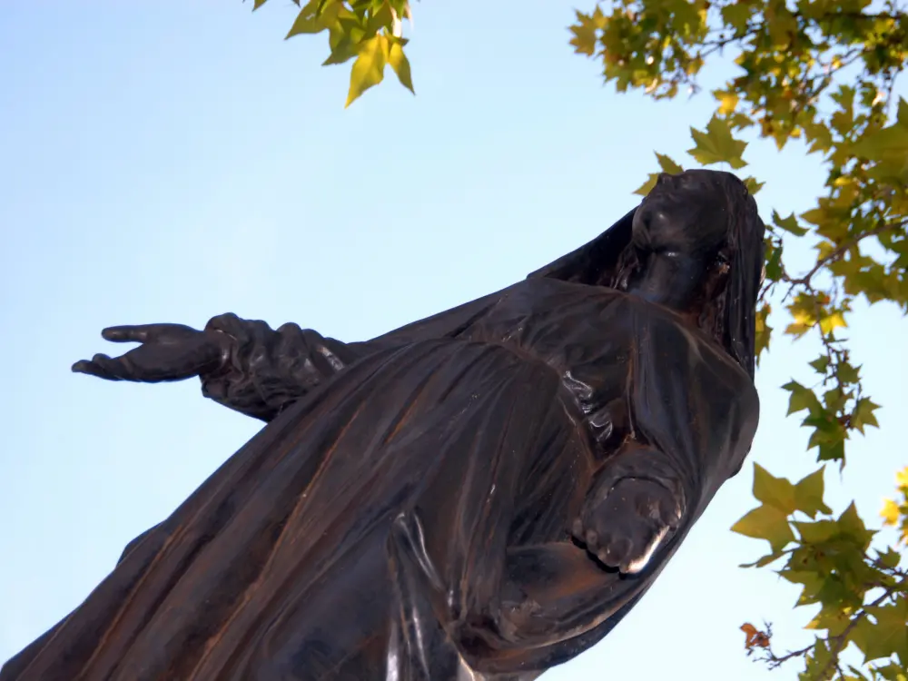 La Roque-d'Anthéron - Sculpture de la Vierge Marie