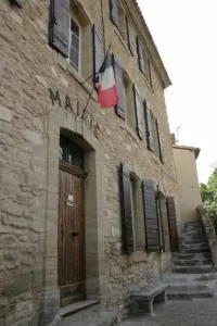 La Roque-sur-Pernes hall