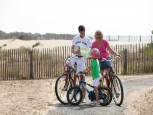 Paseo en bicicleta (© Fabrice Rault)