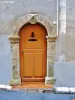 Old entrance to a house (© Jean Espirat)