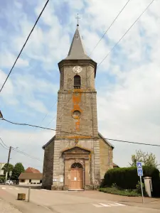 Porche et clocher de l'église Saint-Vincent (© J.E)