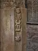 Detail van het portaal van de Notre-Dame de Mailhat