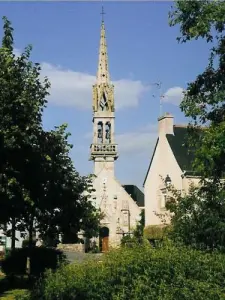 El pueblo y la iglesia de Langolen