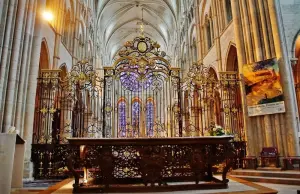 Interior de la catedral