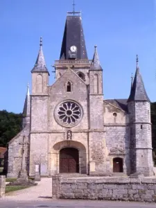 Церковь Нотр-Дам дю Бур-Дун