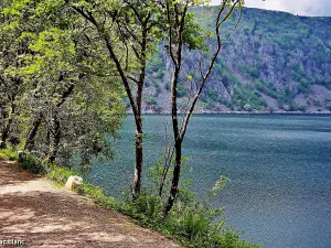 South shore trail of Lac Blanc (© J.E)