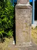 Inscription sur le socle de l'ancienne croix du col du Bonhomme (© J.E)