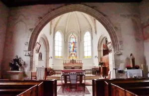 Das Innere der St. Peter Kirche von Ouchamps