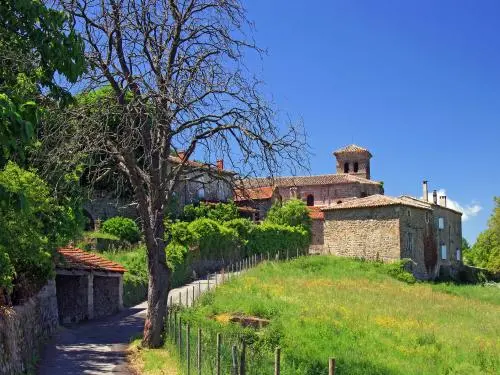 Le Crestet - Guía turismo, vacaciones y fines de semana en Ardèche