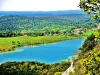 Lac d'Ilay et village de Le Frasnois, vus du pic de l'Aigle (© J.E)