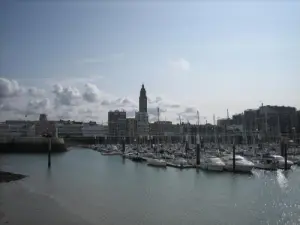 La marina e il campanile della chiesa di San Giuseppe