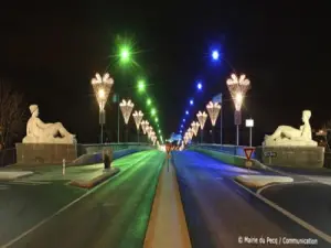 Pont Georges Pompidou de nuit (© Ville du Pecq)