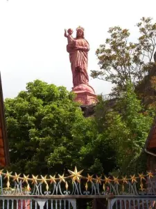 Statua della Madonna di Francia a Puy-en-Velay