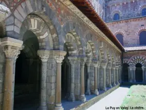 Le colonne del chiostro (© Jean Espirat)