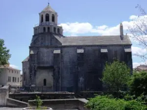 Église Notre-Dame-du-Lac, chef-d'oeuvre du roman provençal