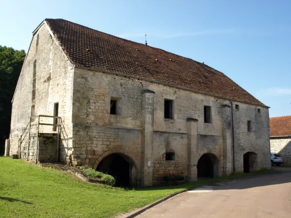 Abadia de Mormant - Monumento em Leffonds