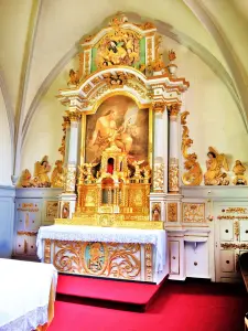 教会の祭壇画（©Jean Espirat）