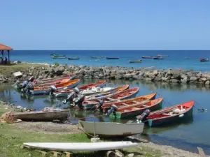 puerto pesquero Petite Anse