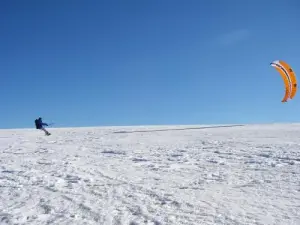 Snowkiten bij Mézenc