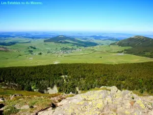 Panorama gezien vanaf de top van Mézenc (© JE)