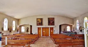 Het interieur van de kerk