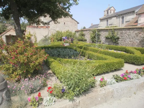 LiouxlesMonges Tourism, Holidays & Weekends