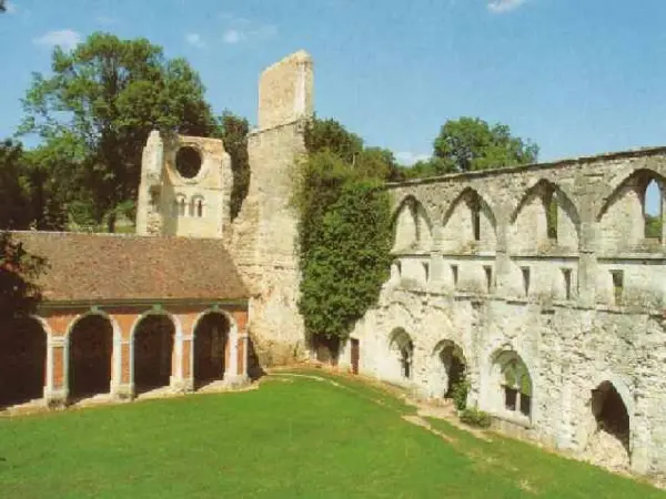 Abbaye de Mortemer - Monument à Lisors