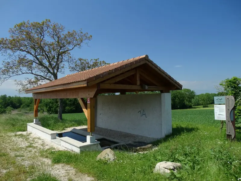 Fontana di Véringe - Monumento a Loisin